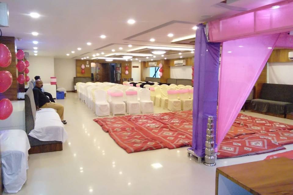 7 Square Restaurant And Banquet