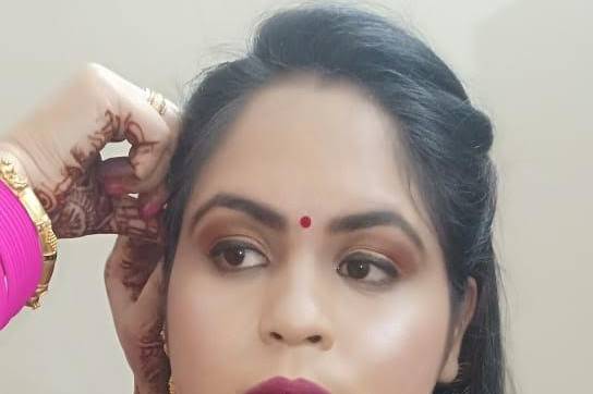 Smita Makeup Artist, Hazratganj