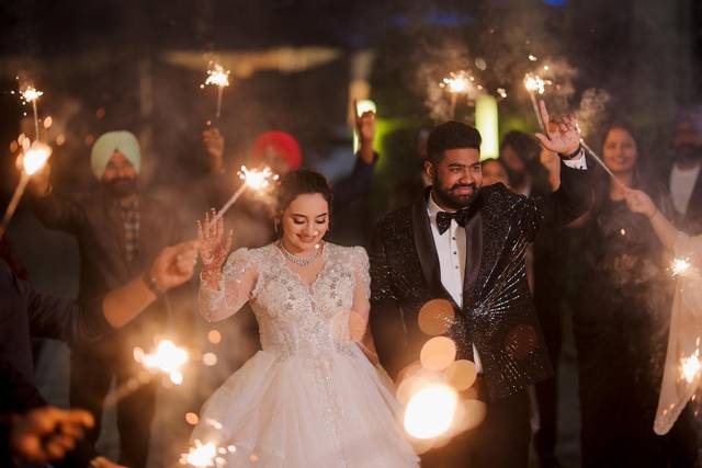 Sparkler farewell exit - Infin