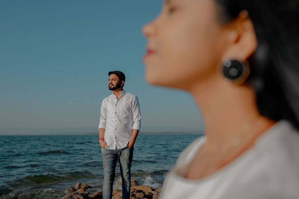 Coastal pre-wedding portrait -