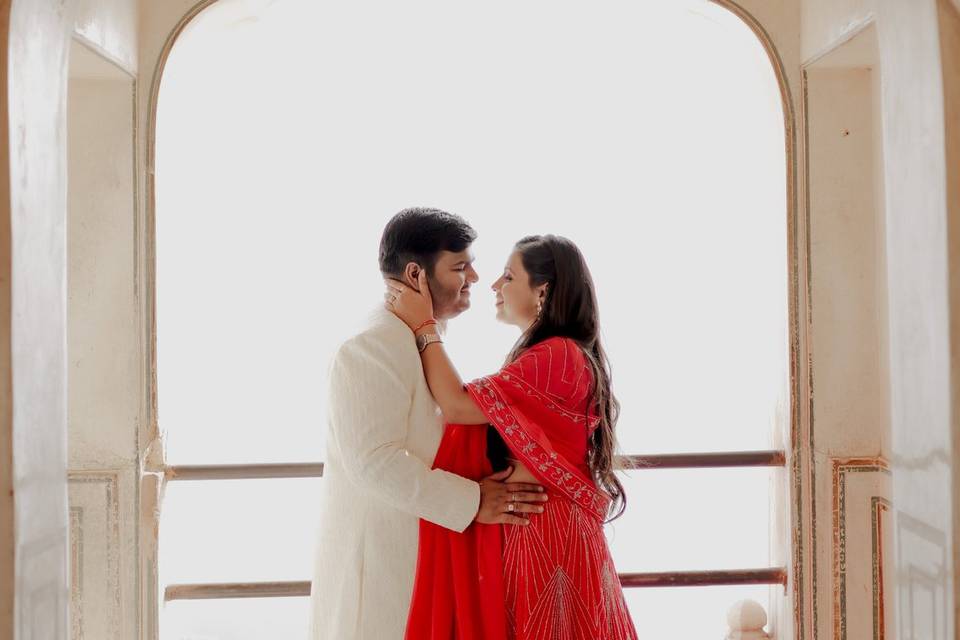 Pre-wedding shoot at a red arc