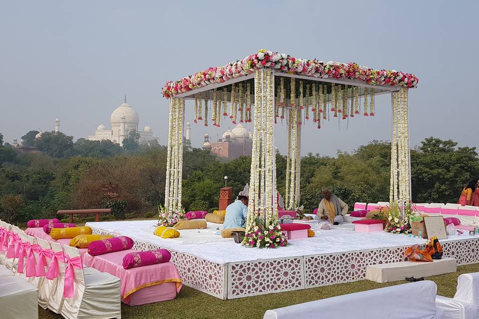 Wedding at the Tajmahal!