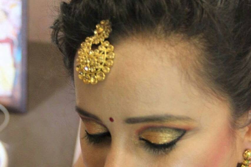 Surabhi Vj - Makeup Artist
