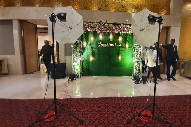 Selfie Photo Booth at best price in Hyderabad by GoKapture Photobooths