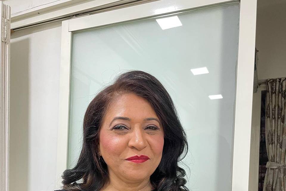 Avni Gala Makeovers