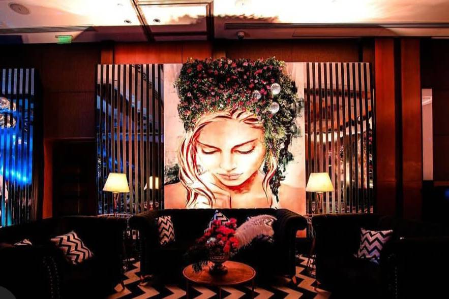 Artistic Decor