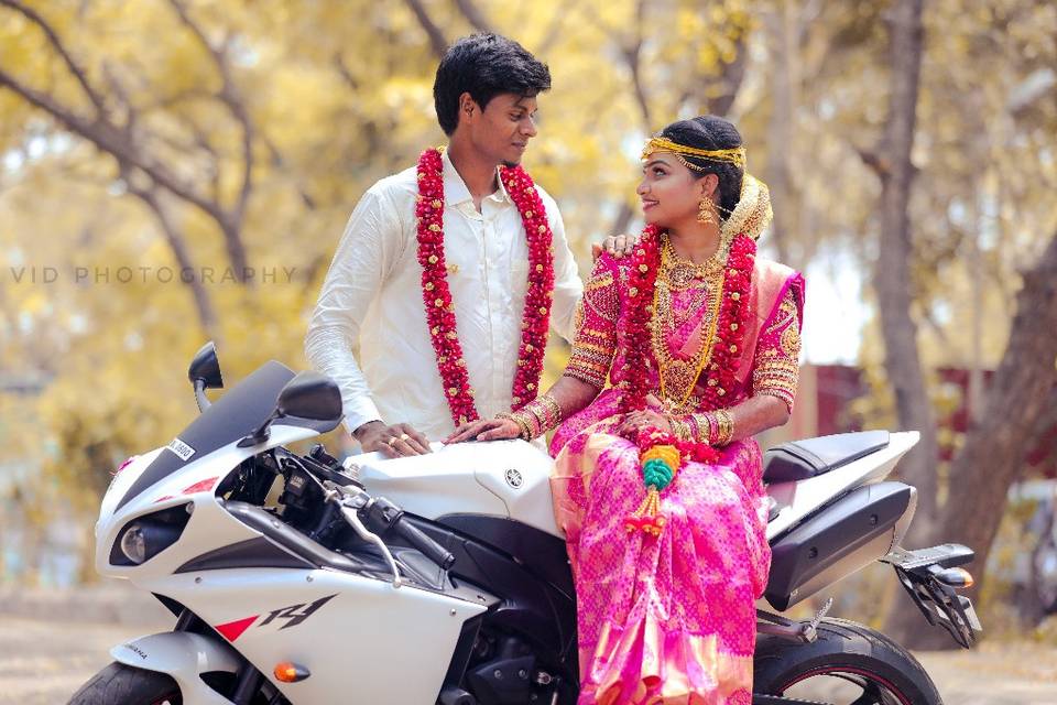 BIKER COUPLE