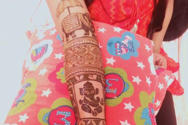 Rajasthan man honors Pulwama Martyrs with tattoo tribute Narayan from  Bhilwara, Rajasthan, honored the 40 CRPF martyrs of the Pulwama at... |  Instagram