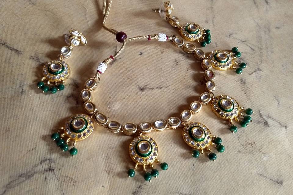 Beautiful kundan set in green