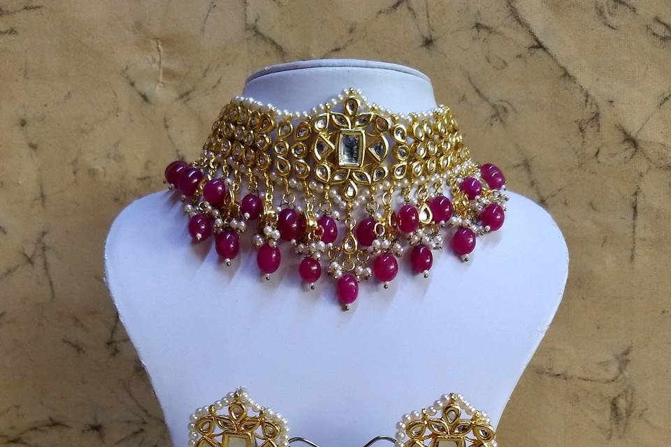 Ruby bridal collar