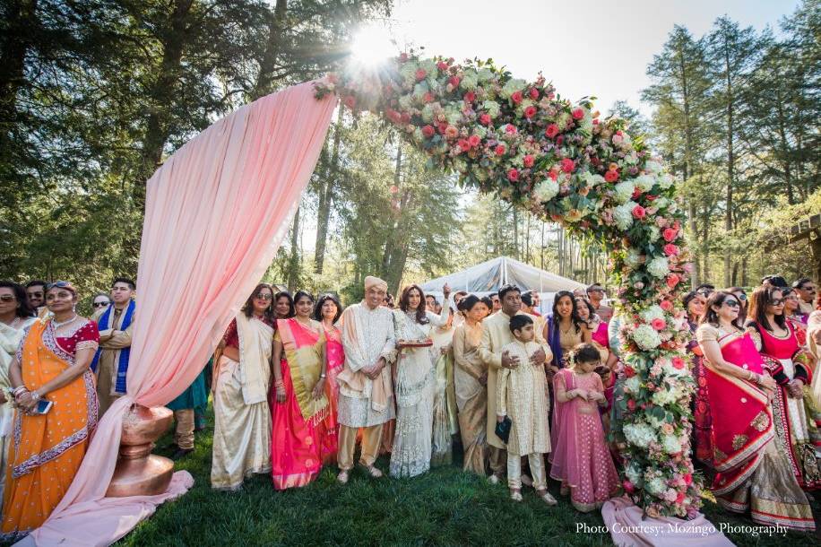 Entry decor in wedding