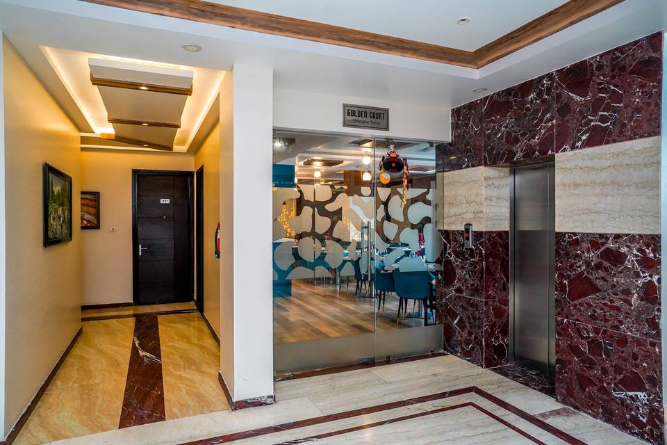 The Golden Apple, Lucknow