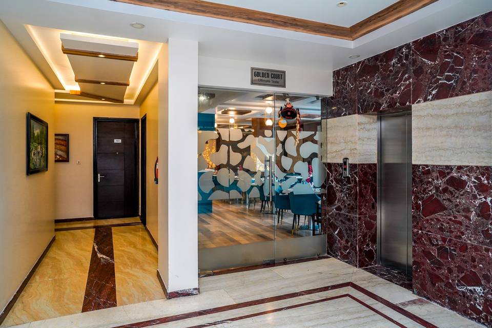 The Golden Apple, Lucknow