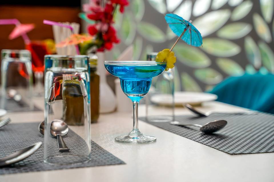 The Golden Apple, Lucknow