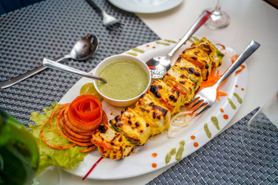 The Golden Apple, Lucknow