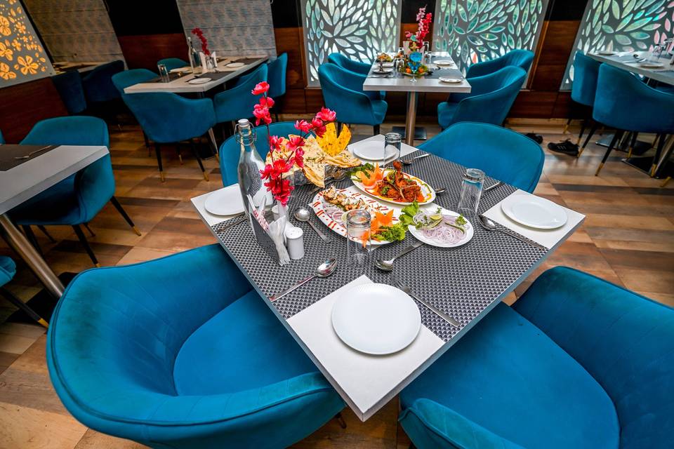 The Golden Apple, Lucknow