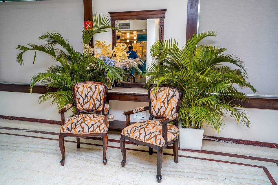 The Golden Apple, Lucknow