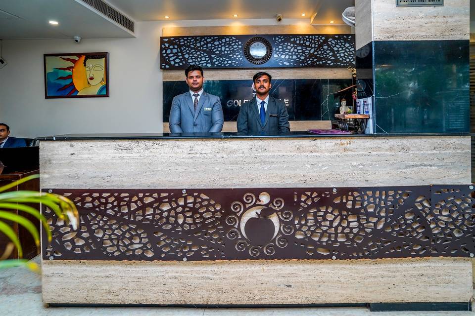 The Golden Apple, Lucknow