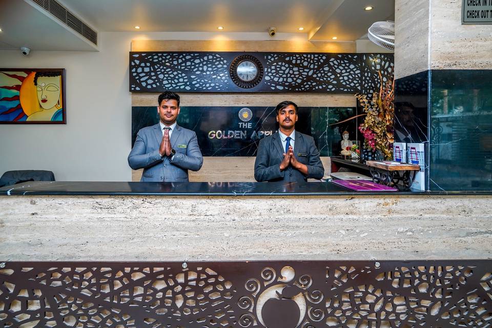 The Golden Apple, Lucknow