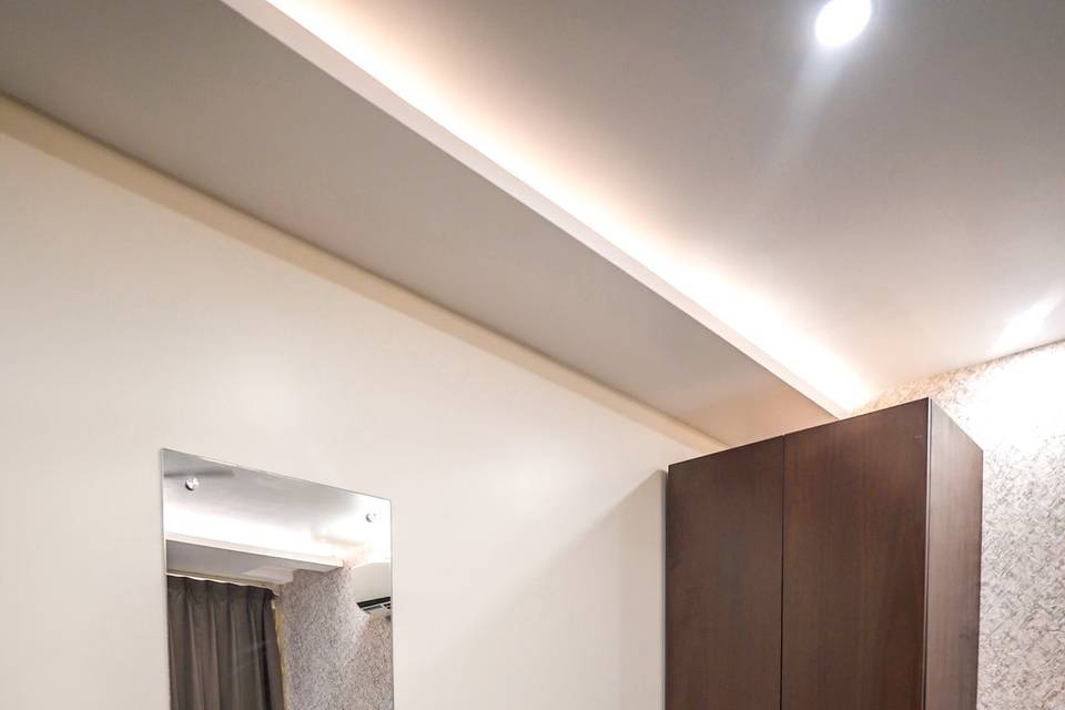 The Golden Apple, Lucknow