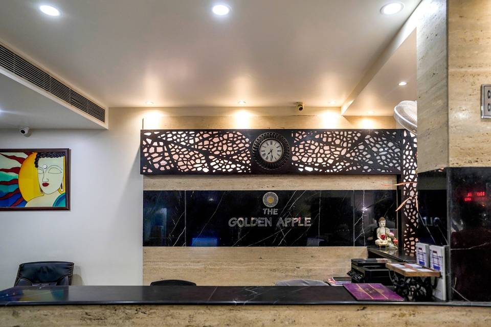 The Golden Apple, Lucknow