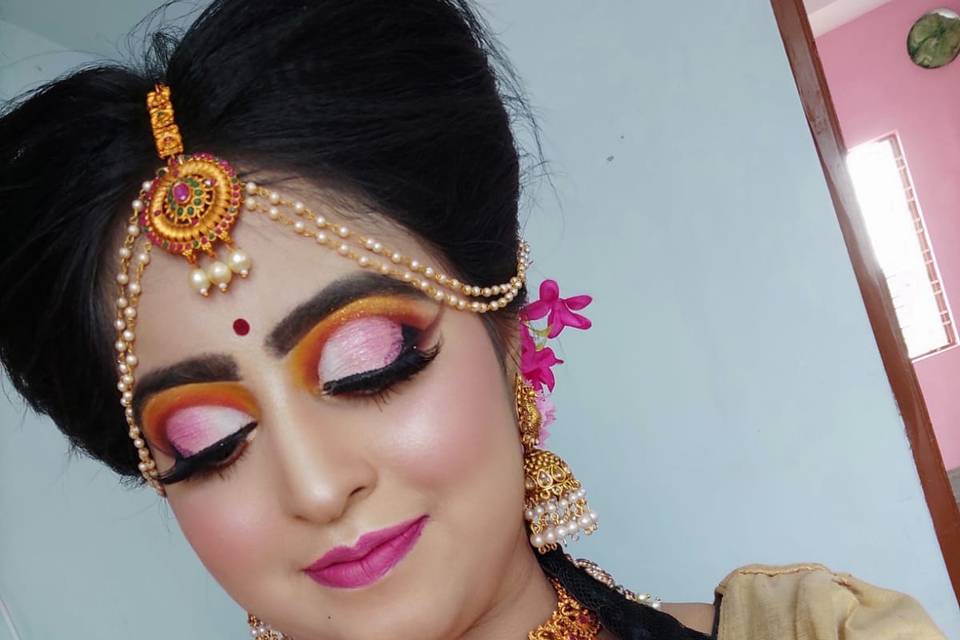 Shine Makeup Artist By Snigdha