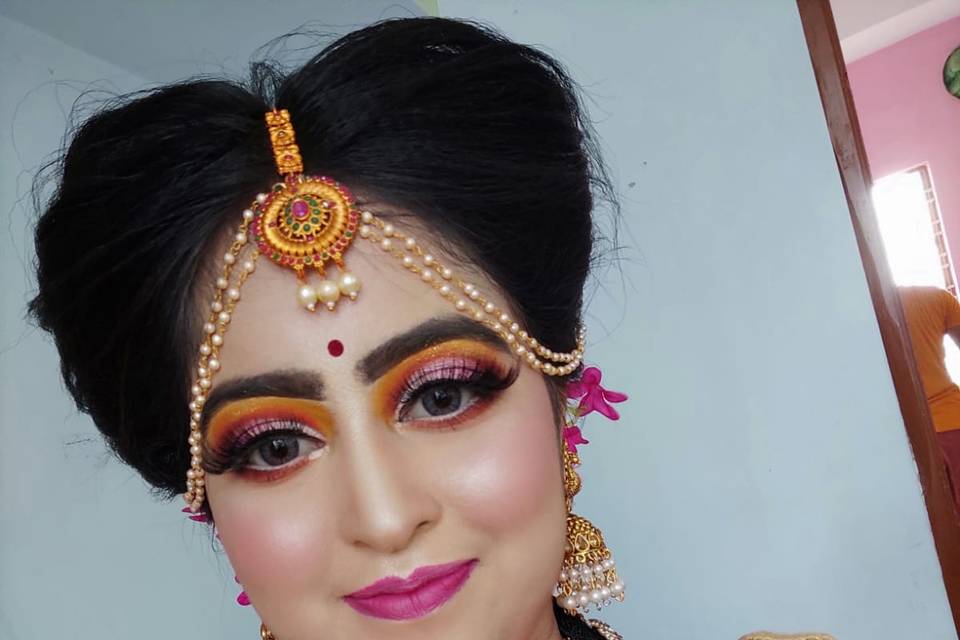 Shine Makeup Artist By Snigdha