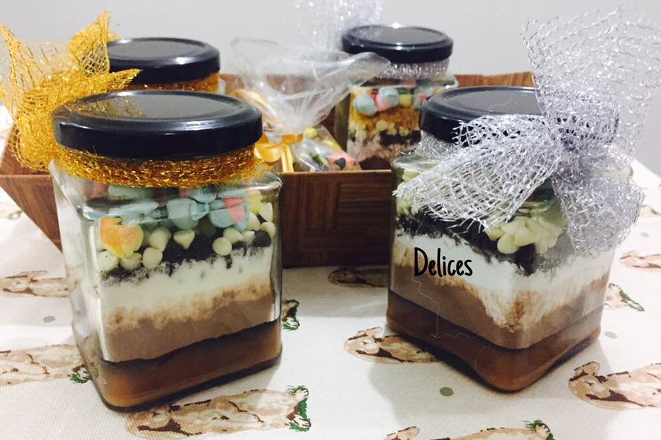 Cake jars