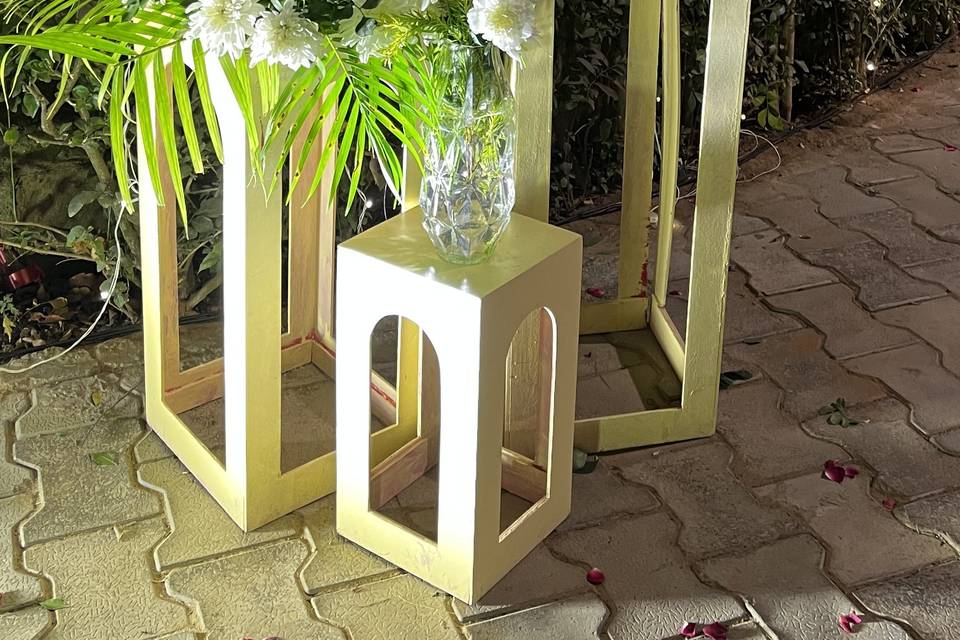 Flower pedestal