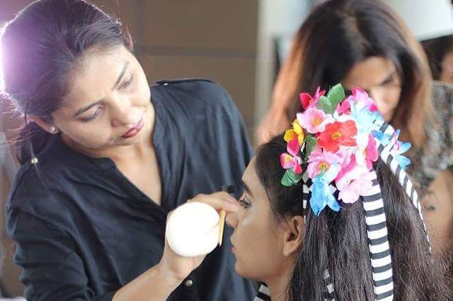 Make-up, hairstyling & Grooming by Ranjana Singh
