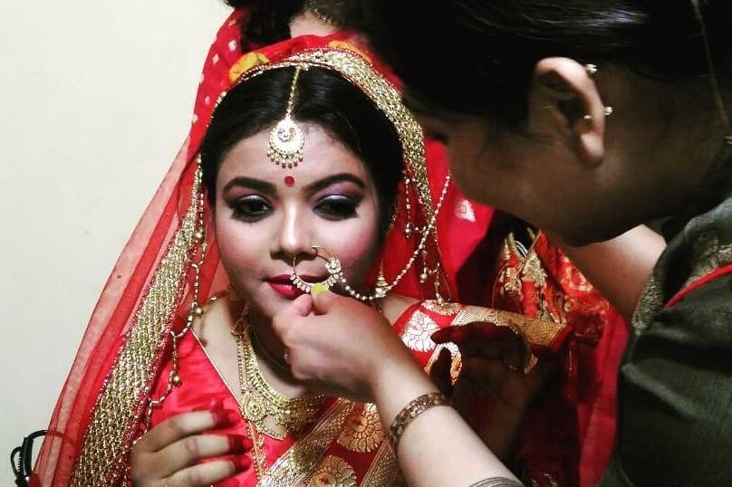 Sneha Bhowmik Makeup Artist