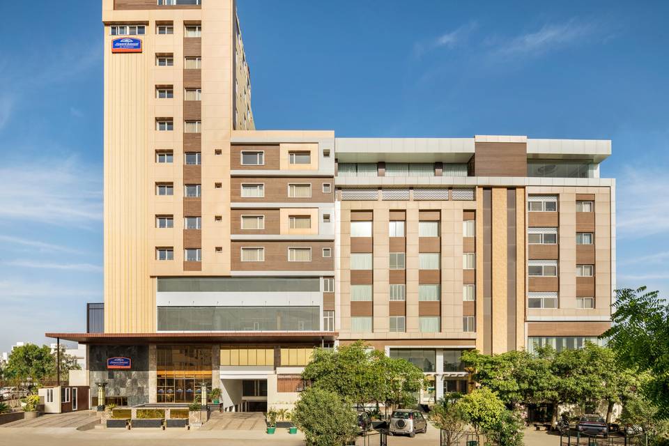 Howard Johnson By Wyndham Udaipur on LinkedIn: #nilehospitality  #managedbynilehospitality #hojo #howardjohnsonbywyndham…