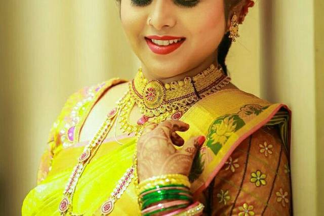 Makeup Artist Pushpa