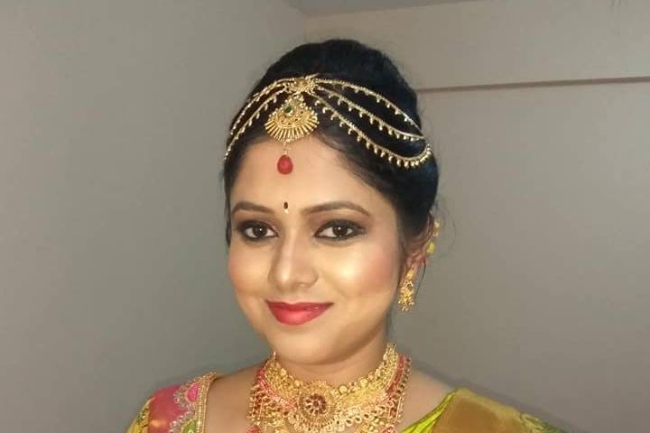 Makeup Artist Pushpa