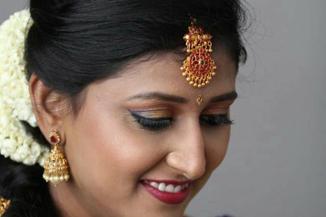 Makeup Artist Pushpa