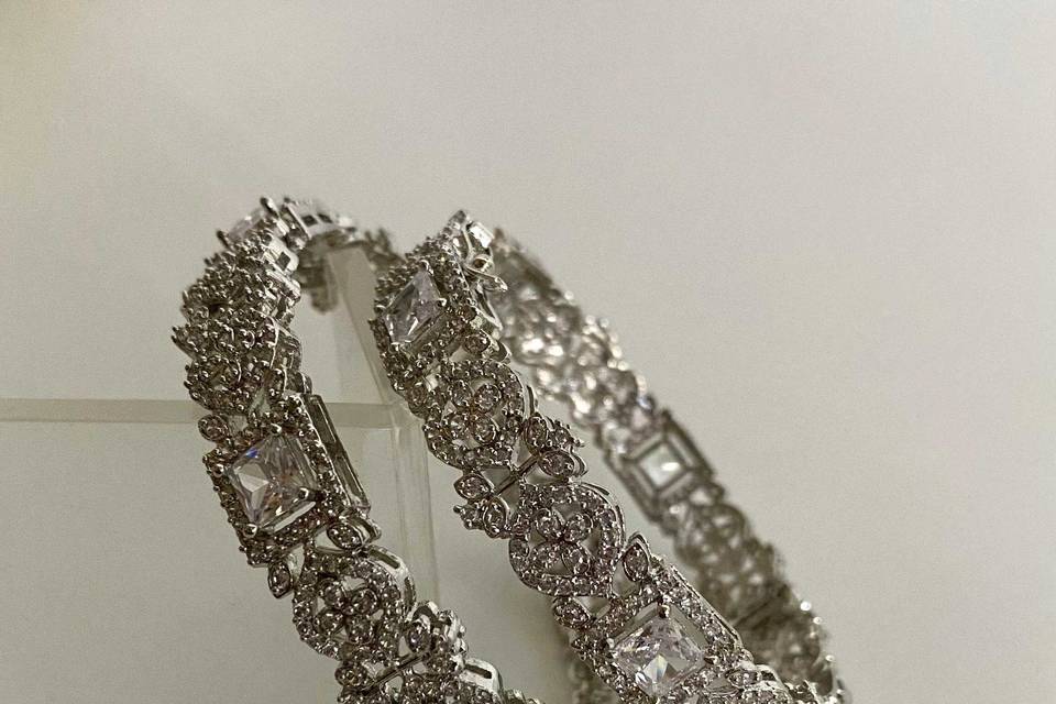 Sparkling Diamond Luxury Bangl
