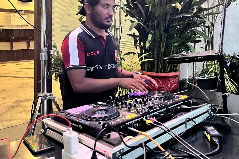 Dj Vivekk