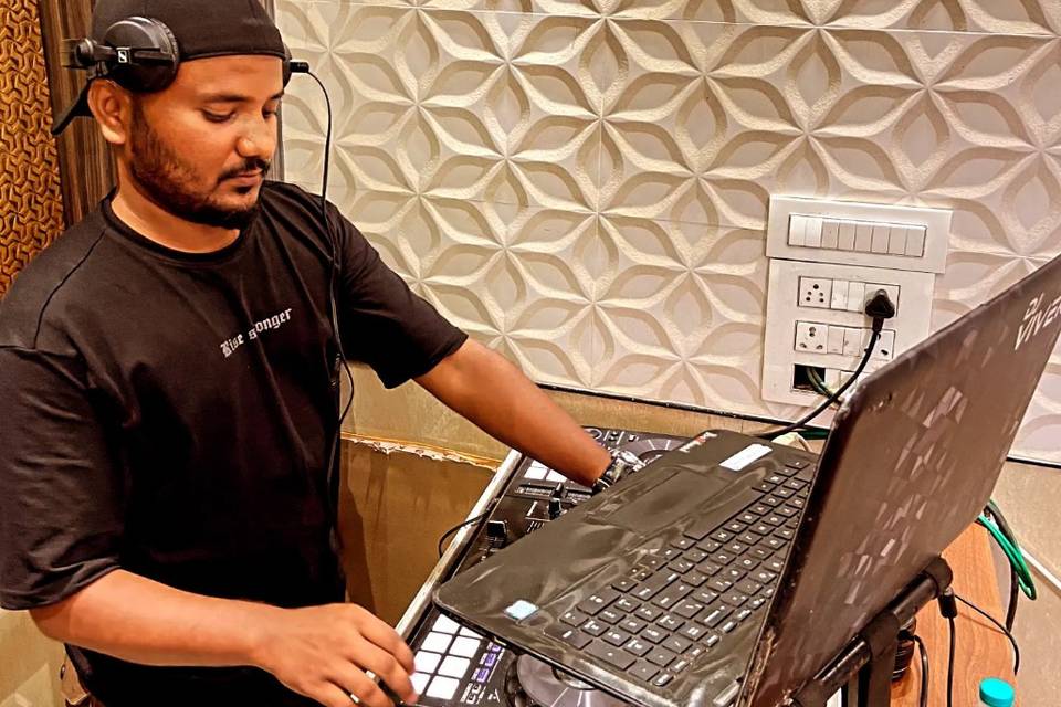 Dj Vivekk