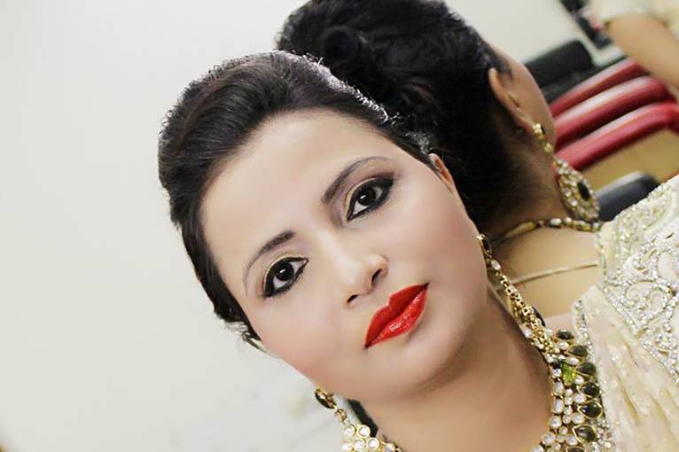 Makeup Artist Rajni Rustagi