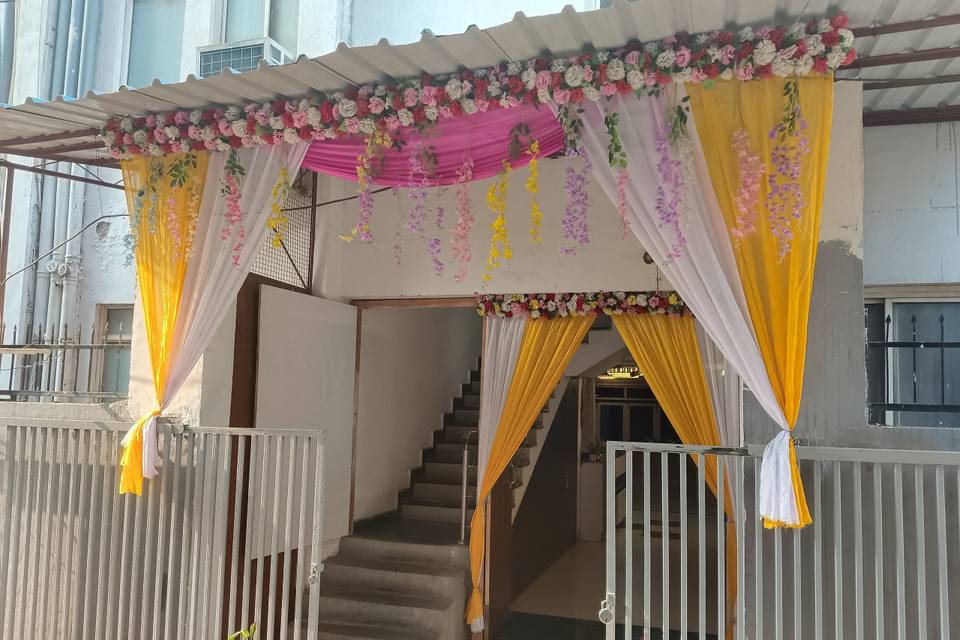 Entrance Decor