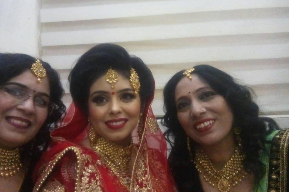 Anshika Beauty Parlour