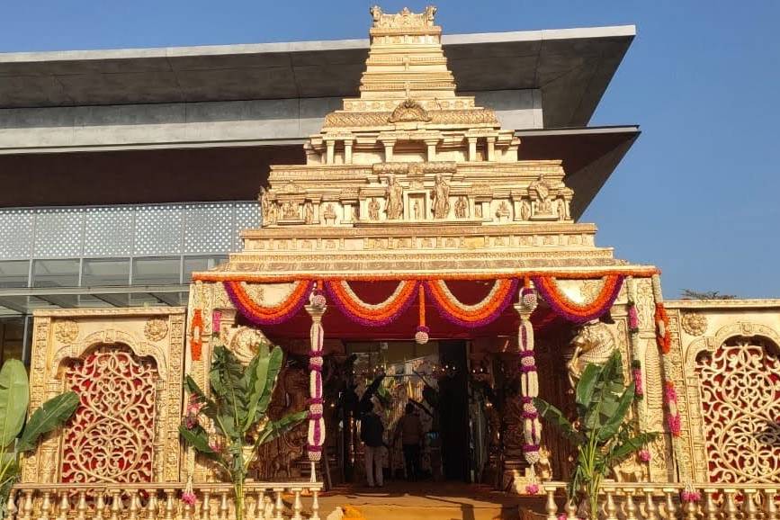 Entrance Decor