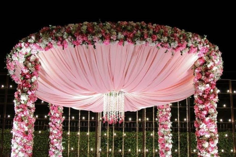 Lady pink mandap