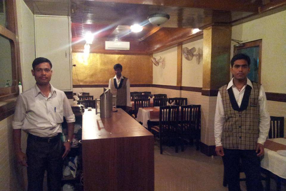 Farhaad Restaurant & Caterers