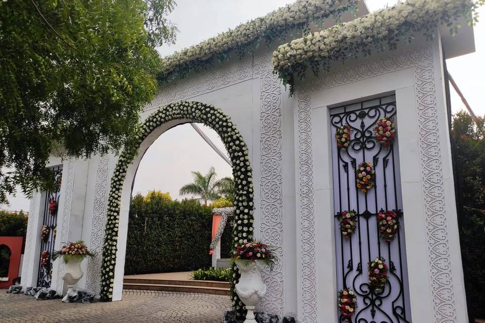 Entrance decor