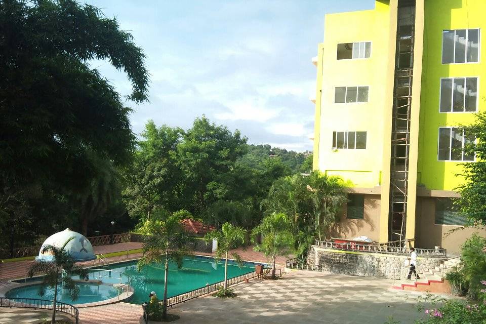 Daulat Holiday Resort