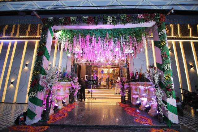 Entrance decor