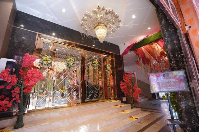 Entrance decor