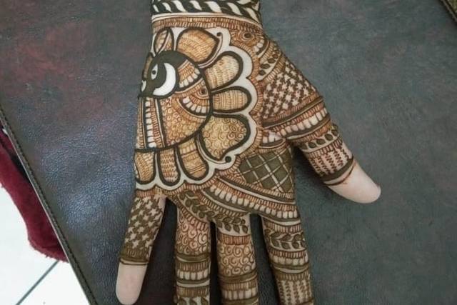 Mehndi Artist in chennai - Wedding Byte