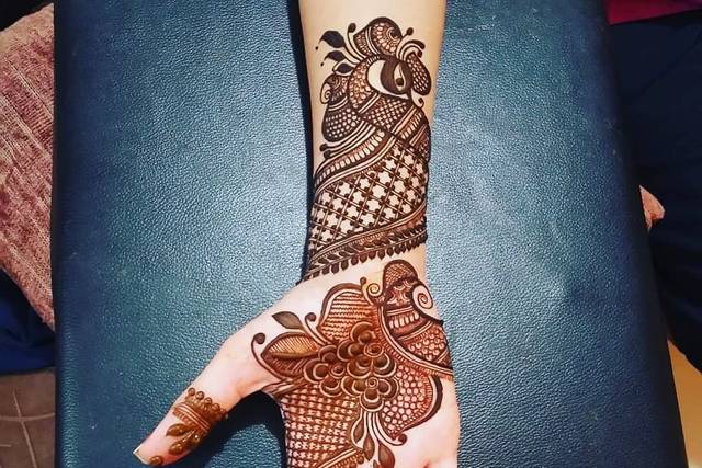 karva chauth mehandi design 2018 see photos - Karwa chauth mehandi: करवा  चौथ आज, देखें 2018 की लेटेस्ट मेहंदी डिजाइन और वीडियो, जीवन शैली न्यूज